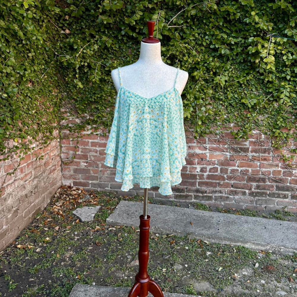 Blue daisy print floaty top